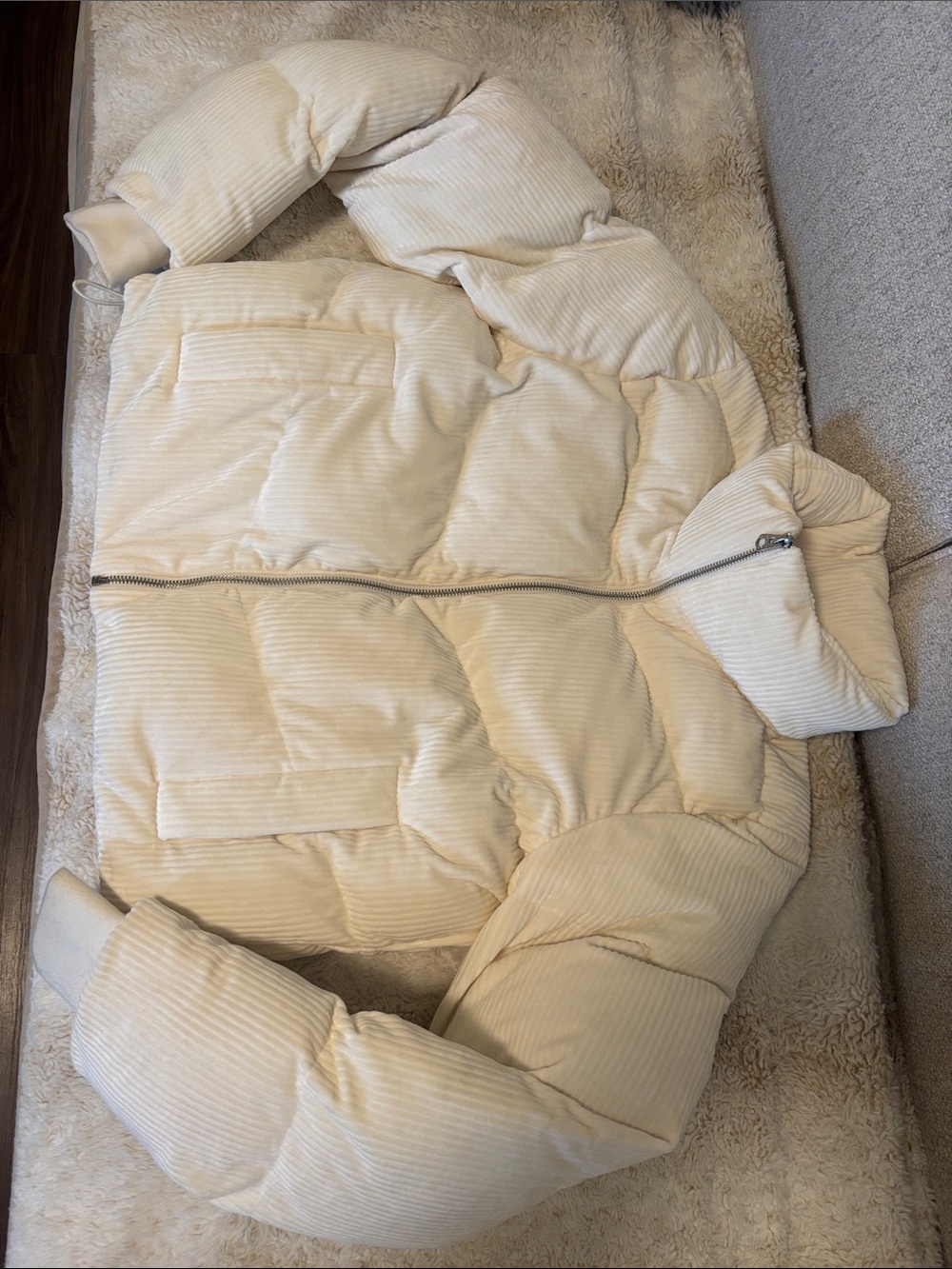 Hollister Cream Corduroy-Textured Puffer Jacket
